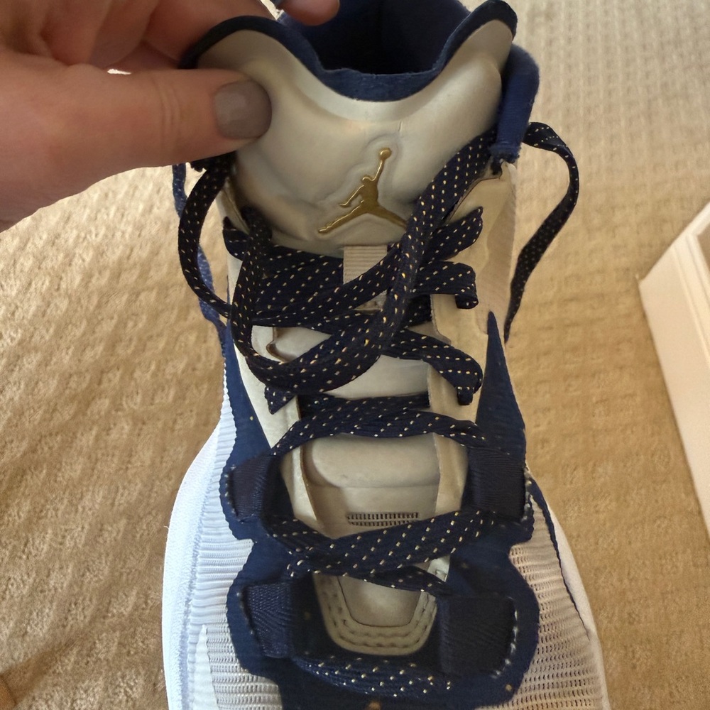 Jordan Zion 1 Basketball Sneakers - Picture 2 of 7
